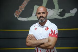 MERSİN (AA) – SERKAN AVCI – Mersin'de, küçükken sokaklarda kavga