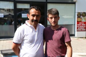 BOLU (AA) – Bolu'da halk pazarlarında esnaflık yapan Metin Karadayı,