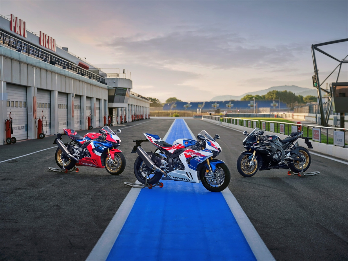 Honda'nın sınırlı sayıda üretilen Fireblade SP 30. yıl özel serisi Türkiye'de