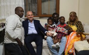 ANKARA (AA) – İçişleri Bakanı Süleyman Soylu, İstanbul metrosunda sözlü