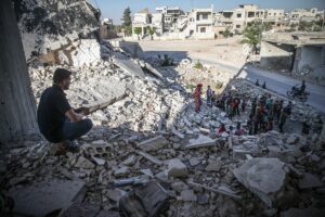 İDLİB (AA) – Suriye'nin kuzeybatısındaki İdlib ilinde gönüllü çalışan palyaço,