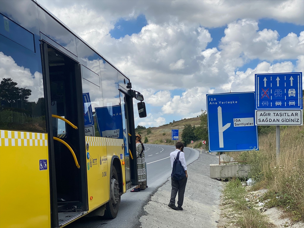 İETT otobüsünün arızalanması nedeniyle İstanbul Havalimanı yolcuları yolda kaldı