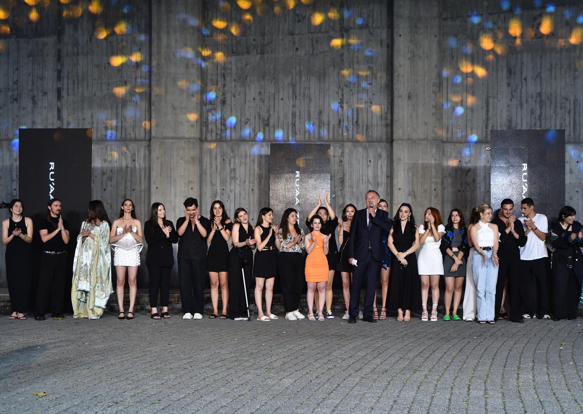 İstanbul Bilgi Üniversitesi öğrencilerinin tasarımları podyumda görücüye çıktı