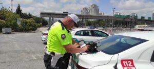 - Avcılar gişelerindeki polis denetimlerinde kemer takmayanlara 196 lira ceza