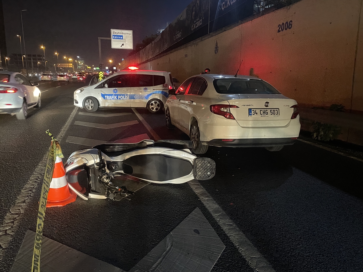 İstanbul’da otomobille çarpışan motosikletin sürücüsü hayatını kaybetti