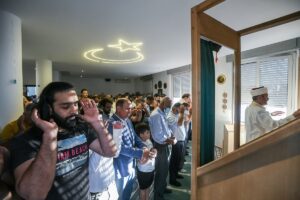 ROMA (AA) – İtalya'da yaşayan Müslümanlar, Kurban Bayramı dolayısıyla bulundukları