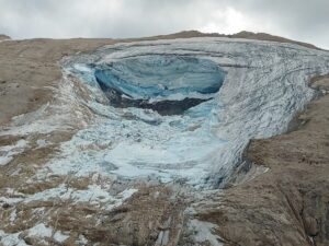 ROMA (AA) – Alp dağlarının İtalya tarafında kalan Marmolada tepesindeki
