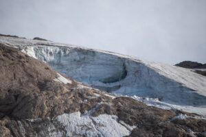ROMA (AA) – Alp dağlarının İtalya tarafında kalan Marmolada tepesindeki