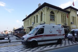 İZMİR (AA) – İzmir'in Konak ilçesinde denizde erkek cesedi bulundu.