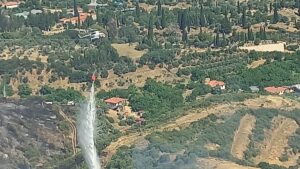 İZMİR (AA) – İzmir'in Ödemiş ilçesinde çıkan orman yangını, karadan