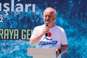 - Gölcük ve Derince sahili arasında düzenlenen Ulusal Açık Su