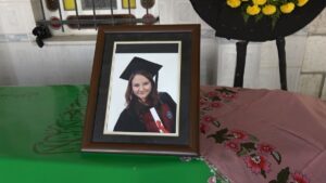 - Yüksek lisans eğitimine devam ederken üçüncü kez yakalandığı kanserden