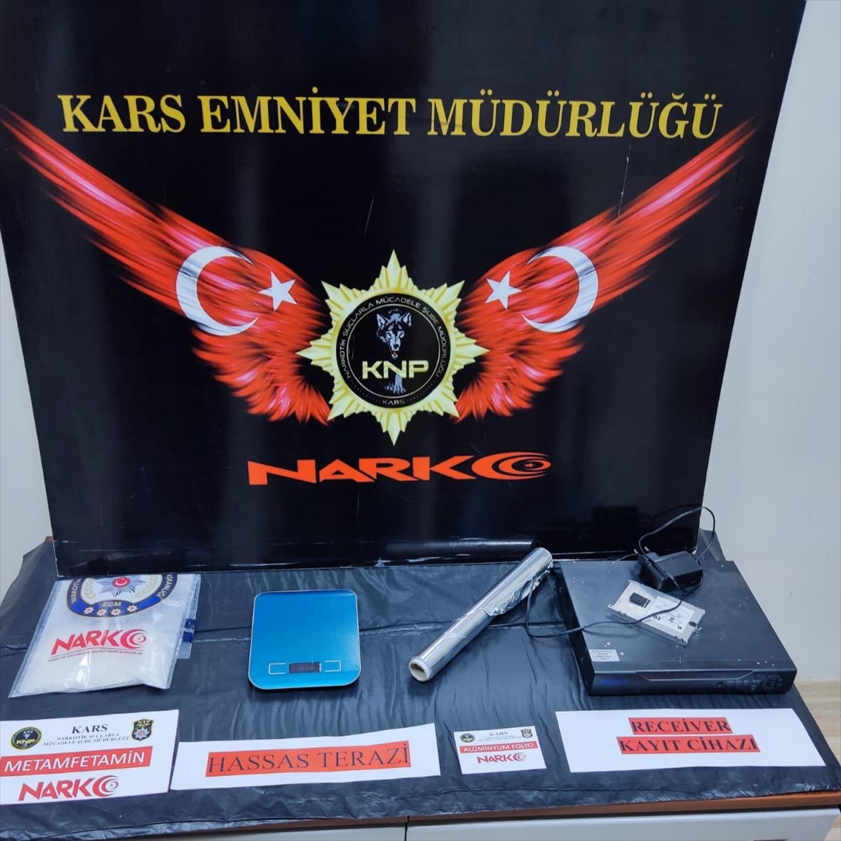 Kars'ta uyuşturucu operasyonunda 3 kişi yakalandı