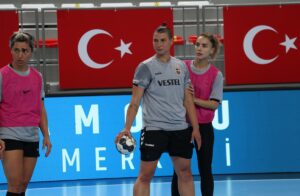 KASTAMONU (AA) – Hentbol Kadınlar Süper Ligi ekiplerinden Kastamonu Belediyespor,