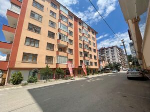 KASTAMONU (AA) – Kastamonu'da bir binanın 6'ncı katından düşen kadın