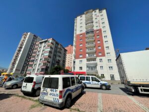 KAYSERİ (AA) – Kayseri'de mutfakta arızalanan kombiden çıkan yangında karı