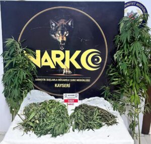 KAYSERİ (AA) – Kayseri'de düzenlenen operasyonda sobaya gizlenmiş uyuşturucu ele