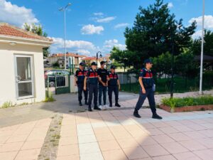 KASTAMONU (AA) – Kastamonu'da kendisini jandarma olarak tanıtıp "altınlardan parmak