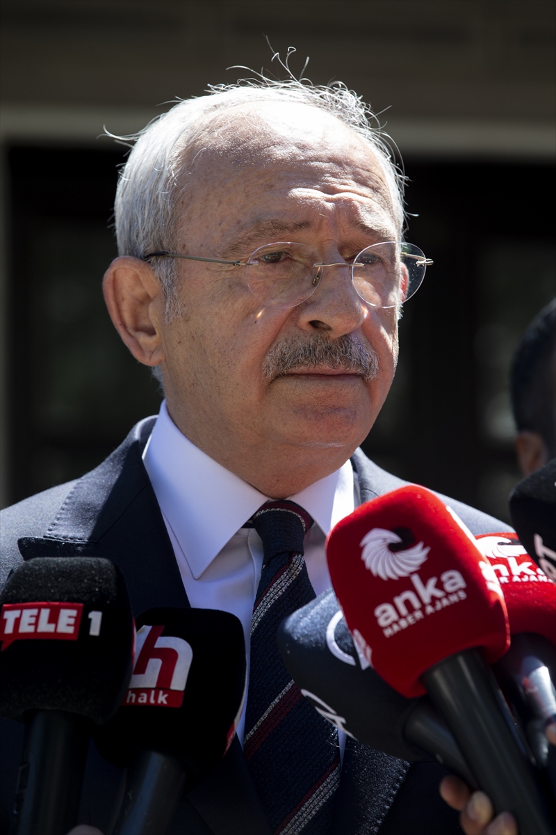 Kılıçdaroğlu, Balyoz davası sanıklarından emekli Tümamiral Kutluk'u ziyaret etti: