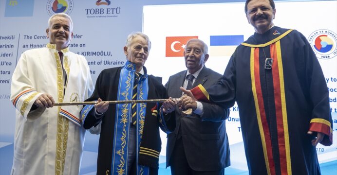 Kırım Tatar Türkleri lideri Kırımoğlu'na TOBB ETÜ'de fahri doktora verildi