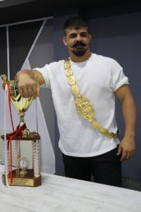 - "Ben spora futbolla başladım. Babamın güreş fotoğraflarını görünce bu