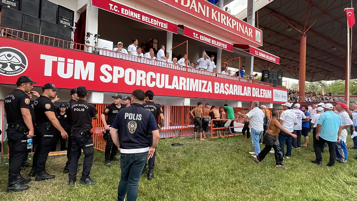 EDİRNE (AA) – 661. Tarihi Kırkpınar Yağlı Güreşleri'nde ilk gün