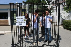 PRİŞTİNE (AA) – Kosova'da bir grup, Avrupa Birliği'nin (AB) ülkeye