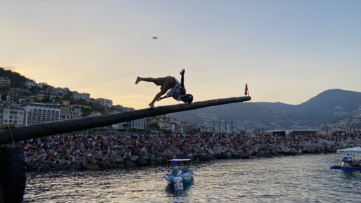 Kumluca ve Alanya ilçelerinde Denizcilik ve Kabotaj Bayramı kutlandı