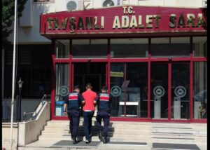 KÜTAHYA (AA) – Kütahya'nın Tavşanlı ilçesinde, telefonda kendisini kamu görevlisi