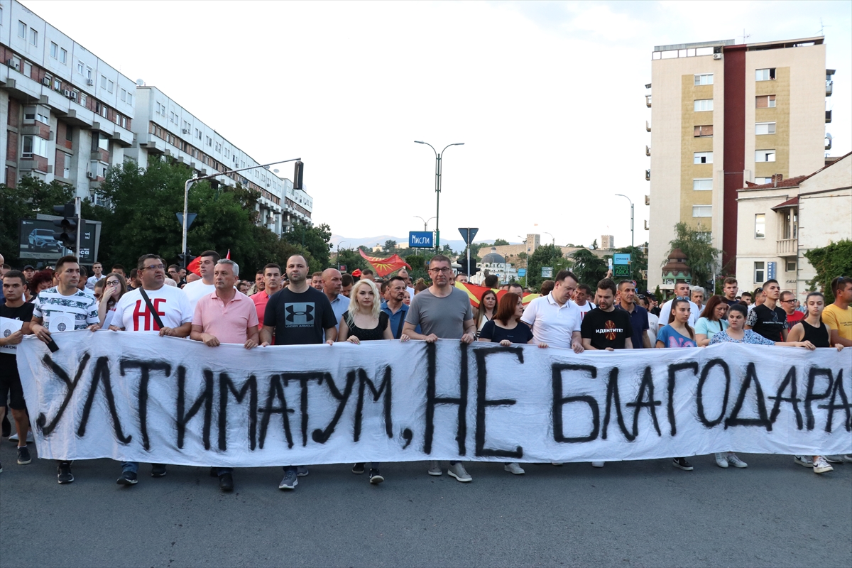 Kuzey Makedonya'da AB üyeliği önerisiyle ilgili protestolar devam ediyor