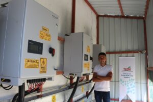 - Çorum'da bin metrekarelik mandırasının çatısına güneş enerji santrali kuran