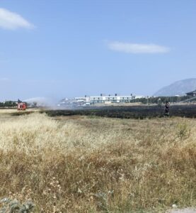 MANİSA (AA) – Manisa'nın Yunusemre ilçesinde otluk alanda yangına neden