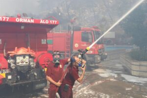 MUĞLA (AA) – Muğla'nın Marmaris ilçesinde ormanlık alanda çıkan yangın