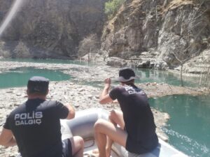 SİİRT (AA) – Siirt'in Pervari ilçesinde, Müküs Çayı'na düşüp akıntıya