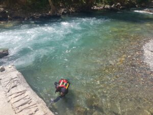 SİİRT (AA) – Siirt'in Pervari ilçesinde, Müküs Çayı'na düşüp akıntıya