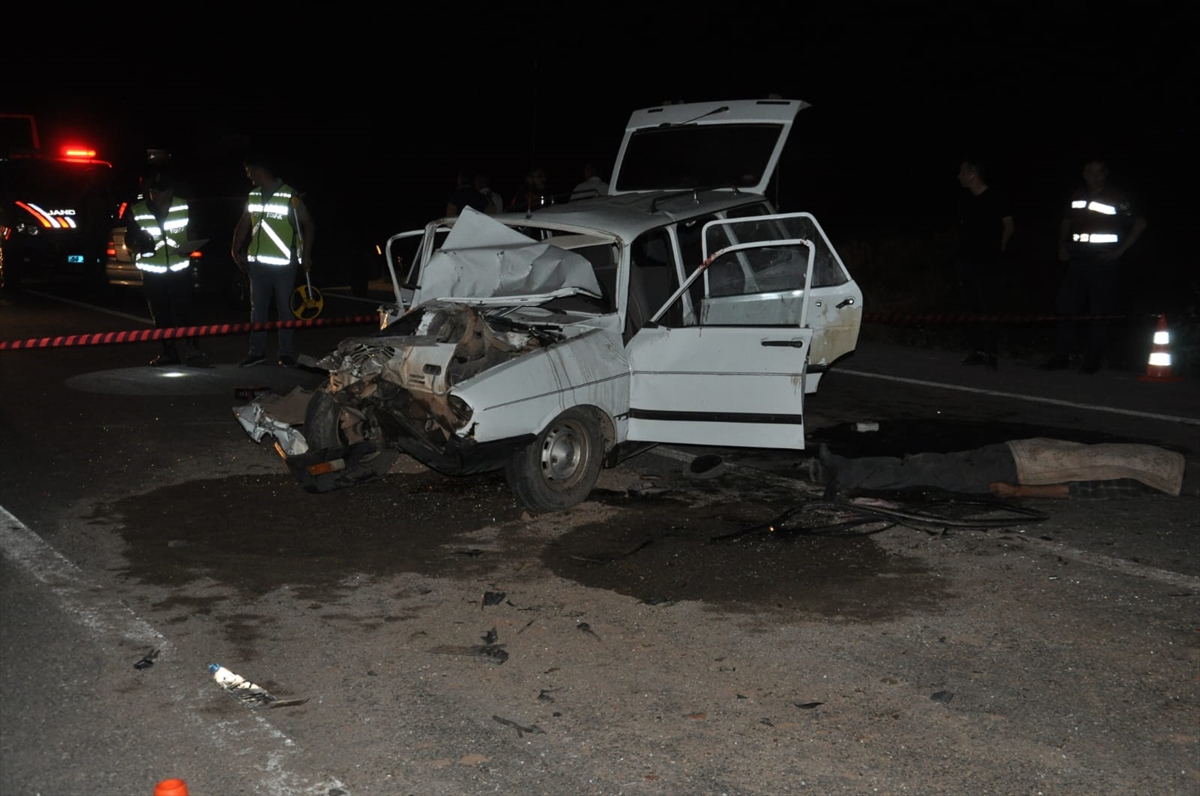 Nevşehir'de otomobil traktöre çarptı, 1 kişi öldü, 1 kişi yaralandı