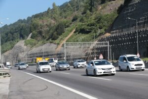 BOLU (AA) – Anadolu Otoyolu'nun Bolu Dağı Tüneli kesimi Ankara