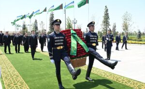 TAŞKENT (AA) – Özbekistan Cumhurbaşkanı Şevket Mirziyoyev ve Türkmenistan Cumhurbaşkanı