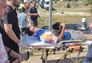 SAMSUN (AA) – Samsun'un Bafra ilçesinde düşen paraşütçüyü jandarma ekipleri