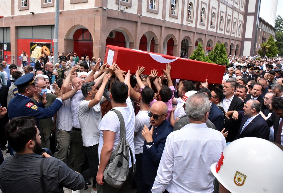 Şehit Piyade Uzman Çavuş Serkan Taşcı'nın cenazesi toprağa verildi