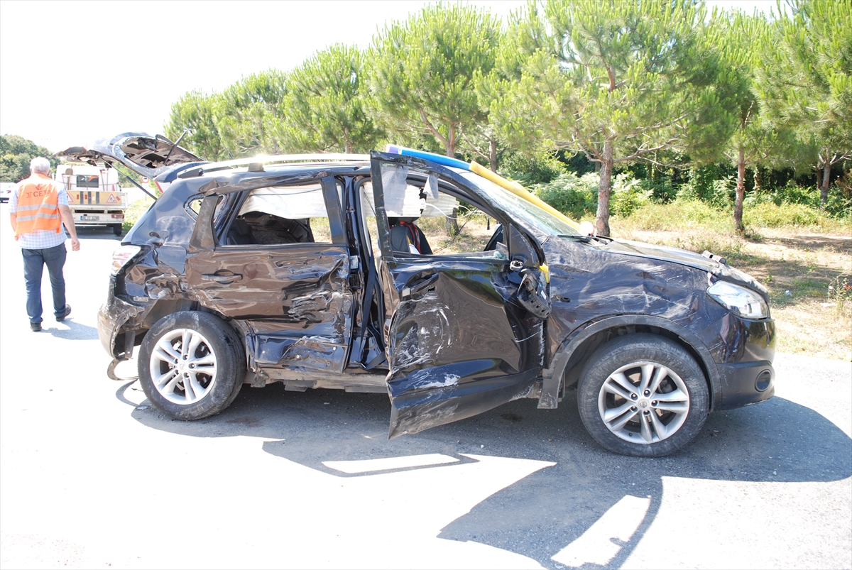 Şile'de hafriyat kamyonunun çarptığı otomobildeki 4 kadın yaralandı