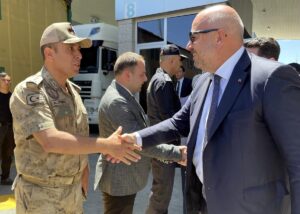 - "(Sınır kapısındaki yoğunluk) İnşallah bayram öncesi bu kuyrukları eriteceğiz"