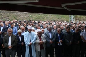 TOKAT (AA) – Tokat'ın Reşadiye ilçesinde minibüsün uçuruma yuvarlanması sonucu