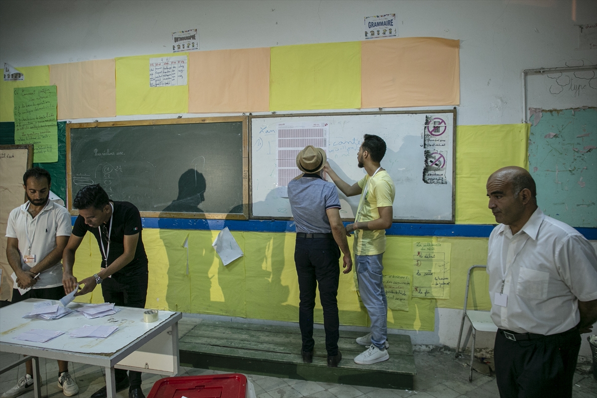 TUNUS (AA) – Tunus'ta yeni anayasa için yapılan referandumda yerel