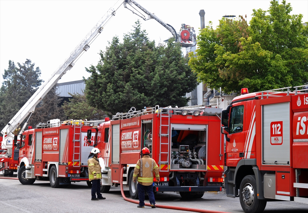 GÜNCELLEME – Tuzla'da fabrikada çıkan yangın söndürüldü