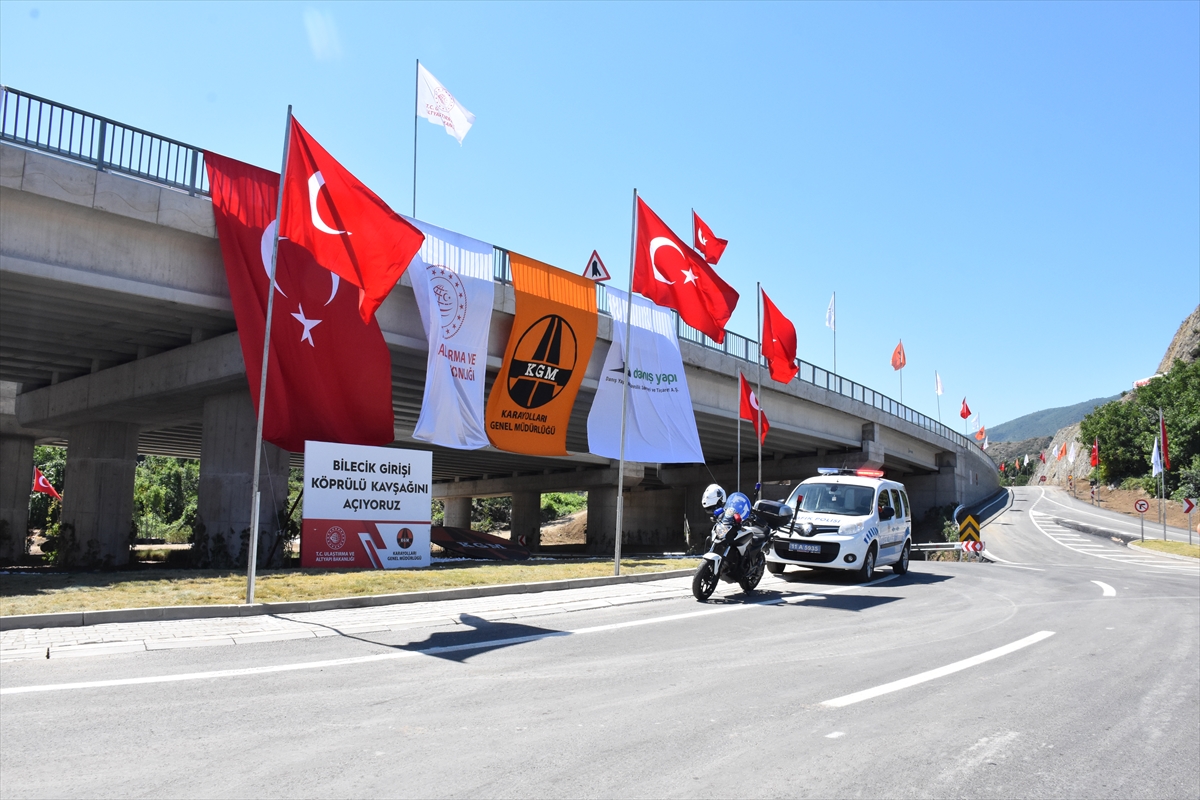 Ulaştırma ve Altyapı Bakanı Karaismailoğlu, Bilecik'te köprülü kavşak açılışında konuştu: