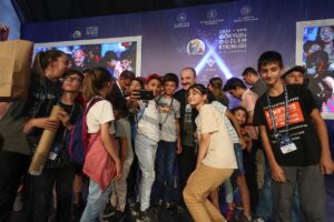 VAN (AA) – Sanayi ve Teknoloji Bakanı Mustafa Varank, Van'da