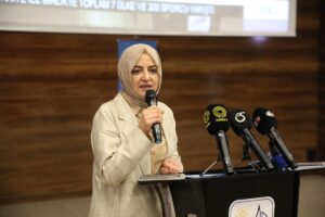 VAN (AA) – Van'da 300 yarışmacının katıldığı uluslararası satranç turnuvasında