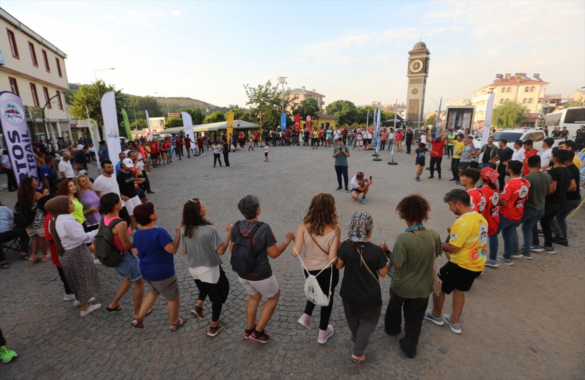 VAN (AA) – Van Büyükşehir Belediyesi tarafından düzenlenen Türkiye Dağcılık