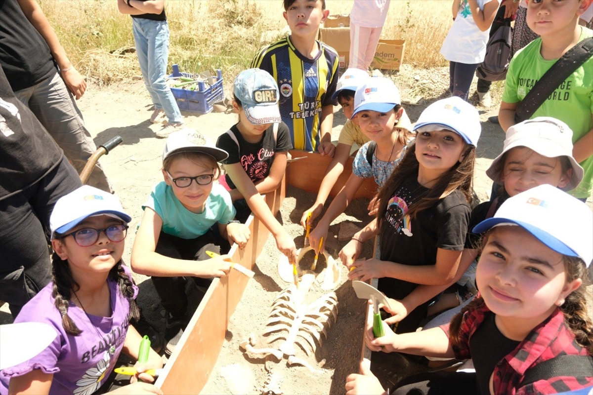 Yozgat'ta çocuklar için arkeolojik kazı etkinliği düzenlendi